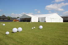 elegancki-namiot-bialy